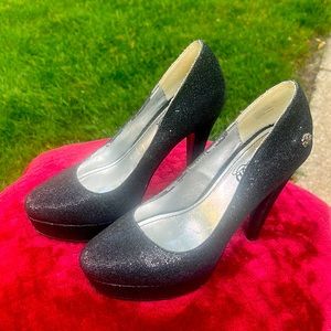 Dereon black heels